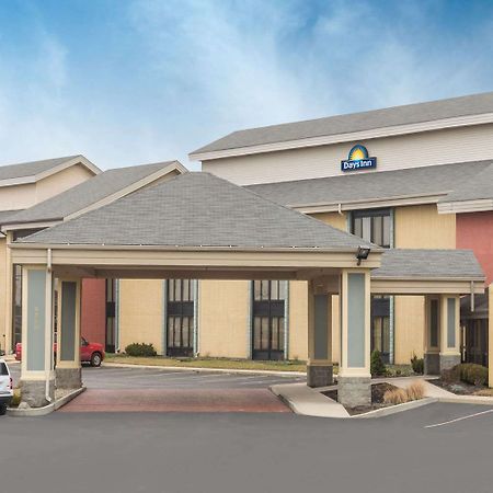 Days Inn By Wyndham Indianapolis Northeast Экстерьер фото