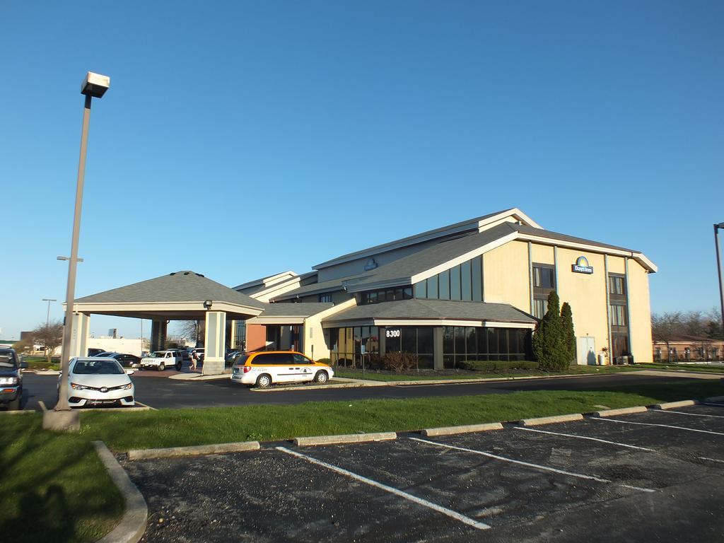 Days Inn By Wyndham Indianapolis Northeast Экстерьер фото