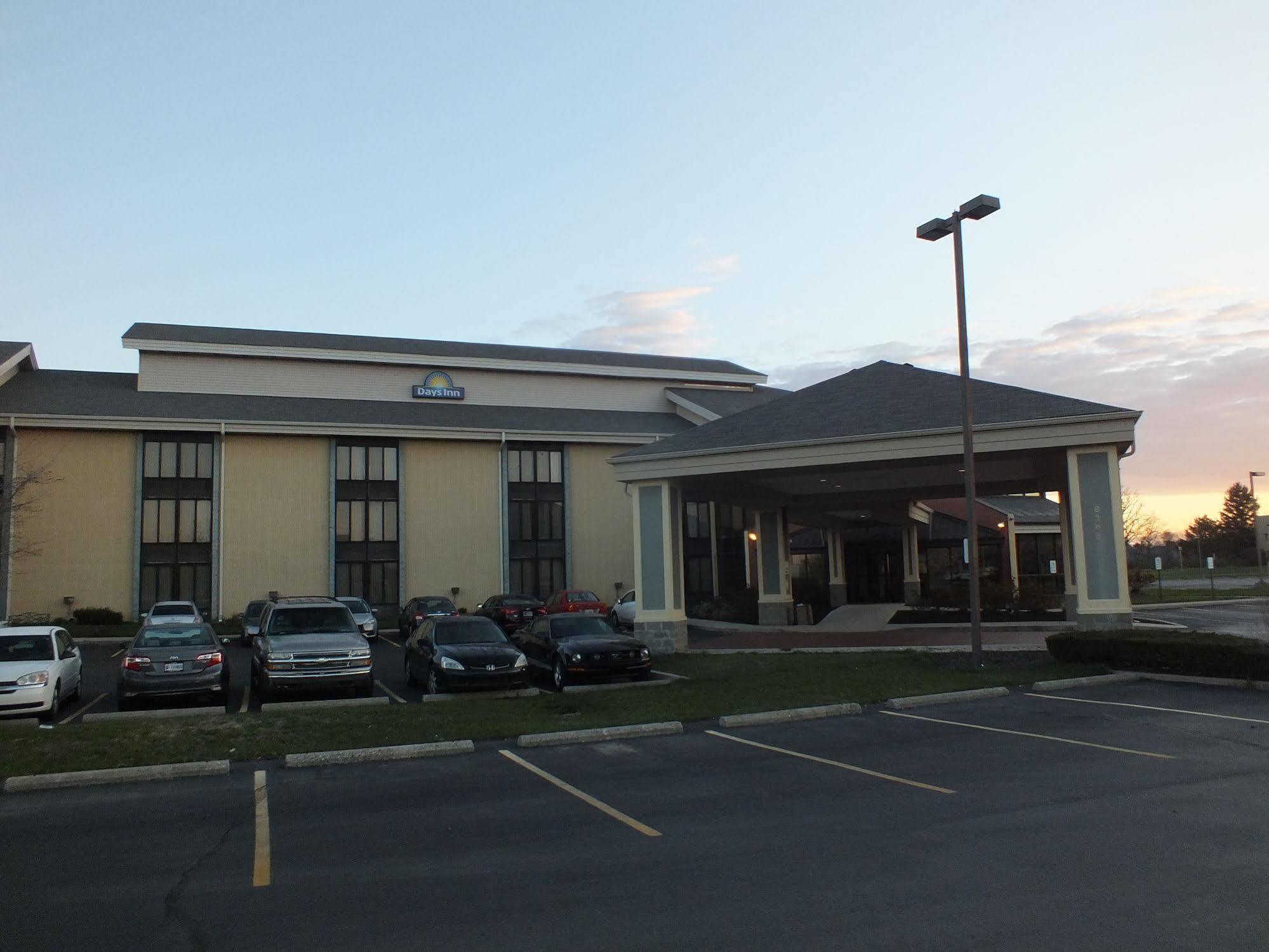 Days Inn By Wyndham Indianapolis Northeast Экстерьер фото